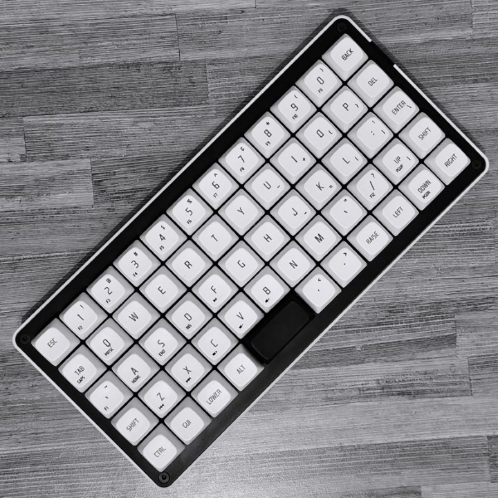 Gizmo Engineering GK6 Imperial Panda ortholinear keyboard