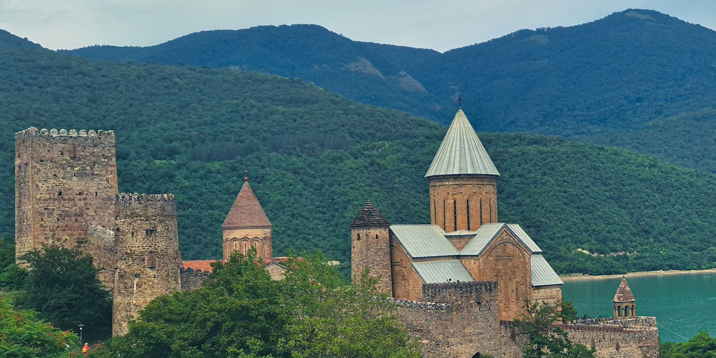 Ananuri − ortodox church and castle complex